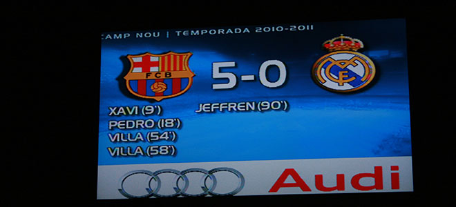 Le tableau d'affichage: FC Barcelone 5-0 Real Madrid